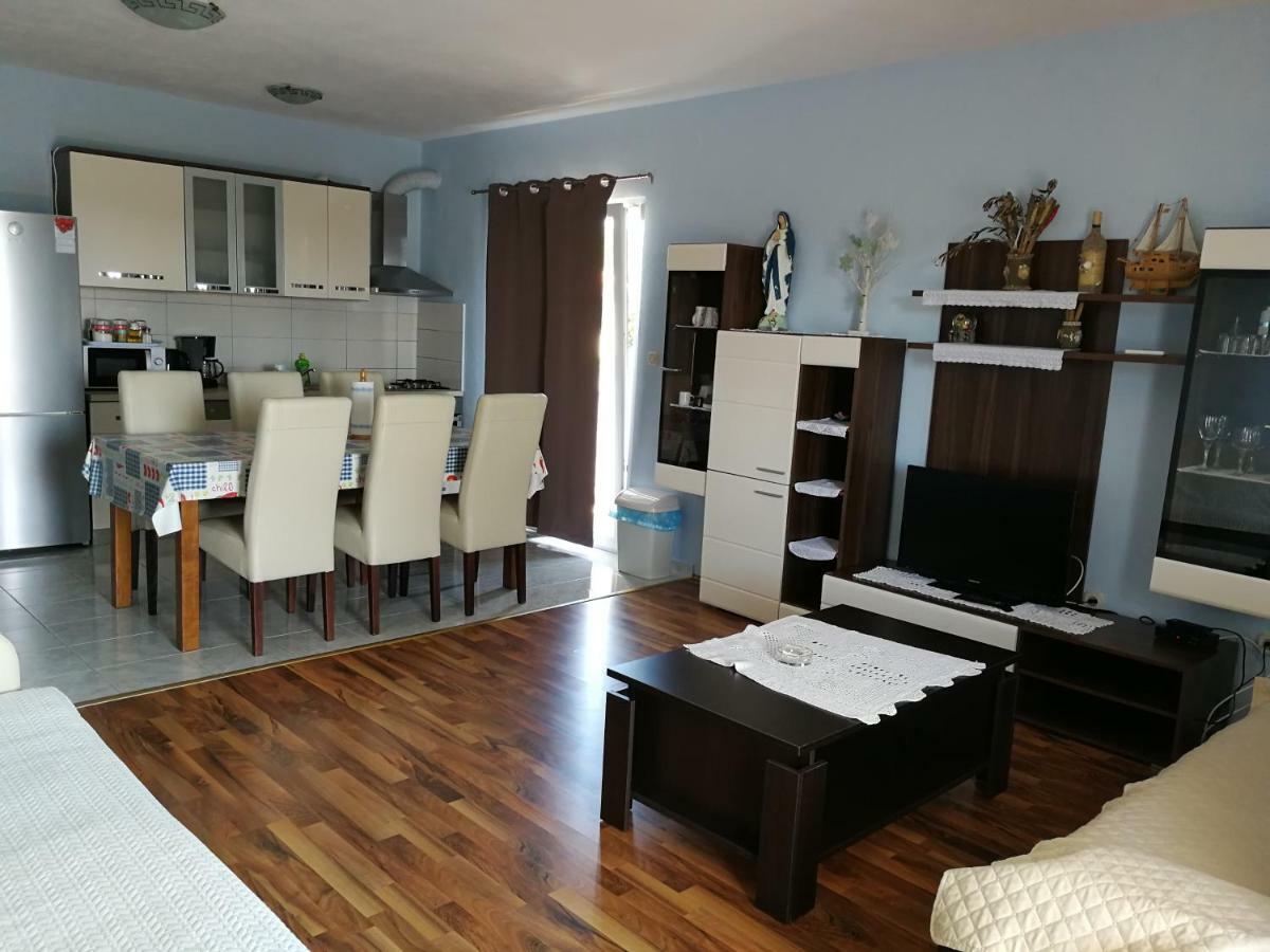 Apartments N&M Sukošan Buitenkant foto